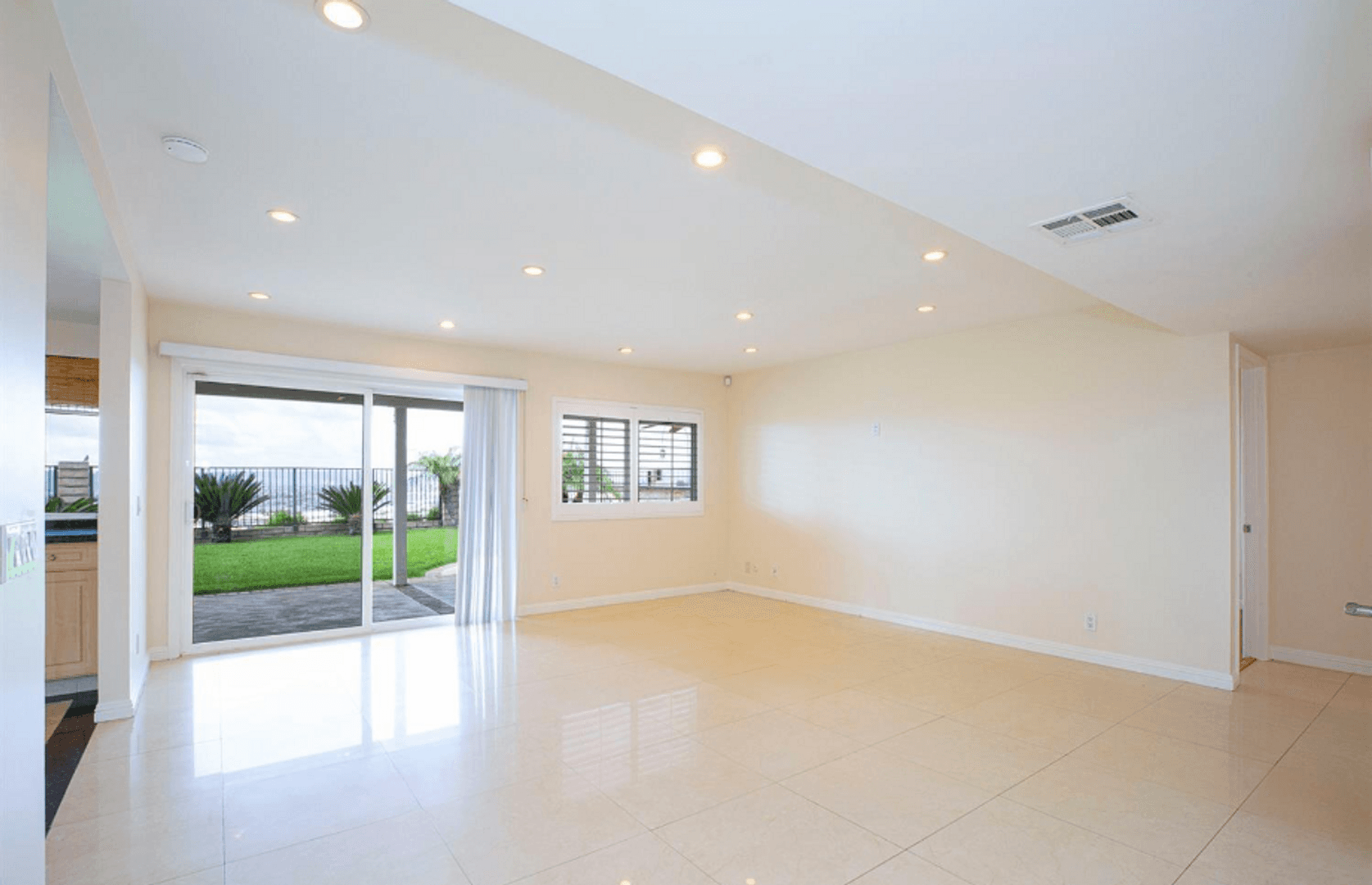 Burbank House: 2735 Joaquin Dr.