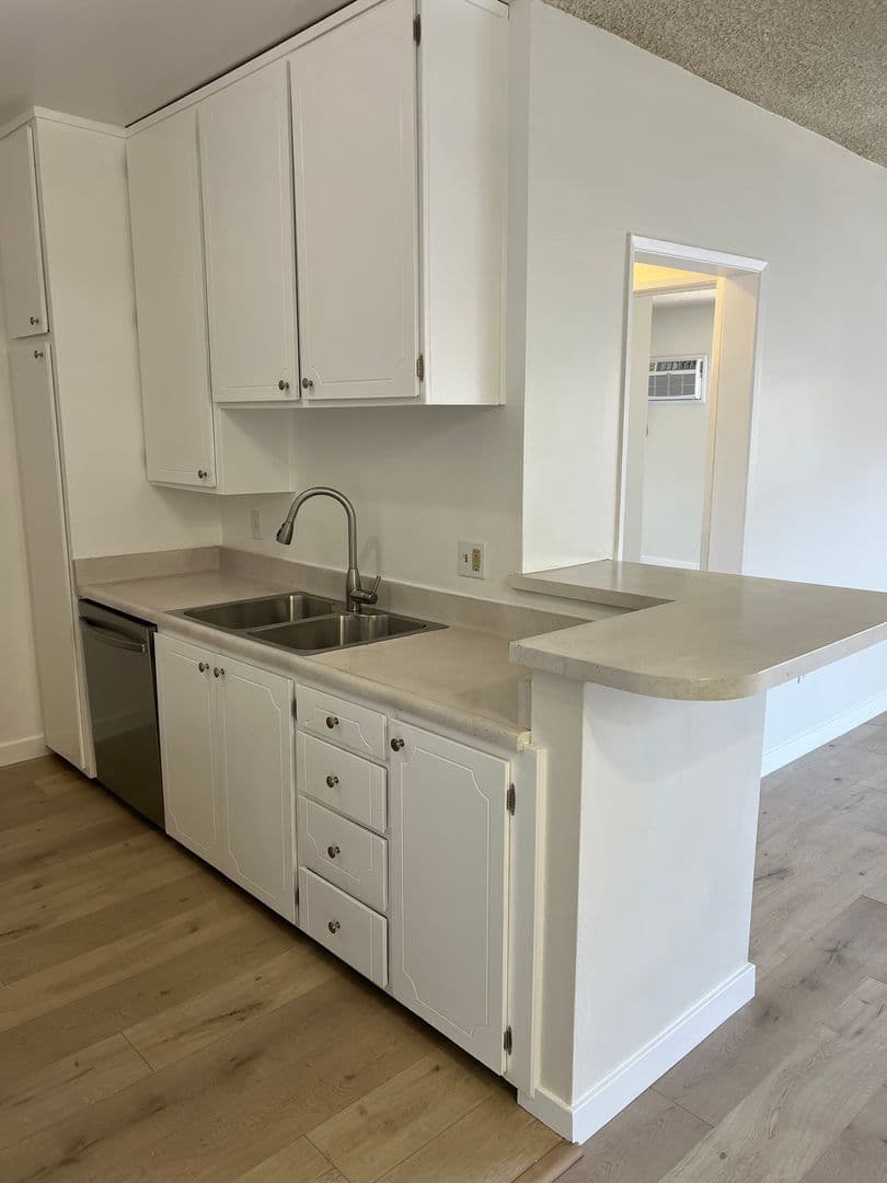 Northridge Apartment: 18561 Prairie St