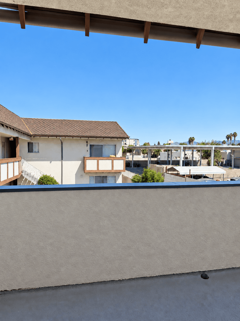 Northridge Apartment: 18521 Prairie St
