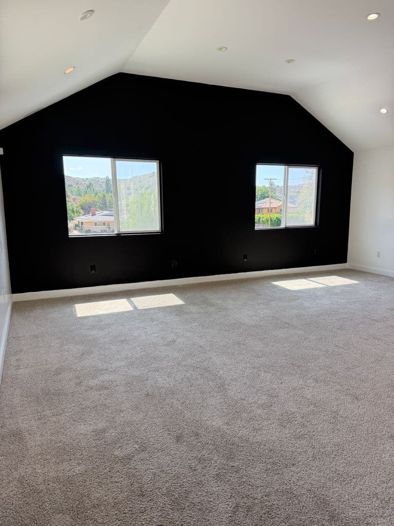 Sun Valley Apartment: 9040 Wildwood Ave