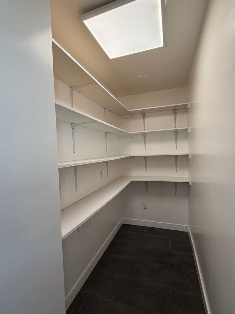 Sun Valley Apartment: 9040 Wildwood Ave