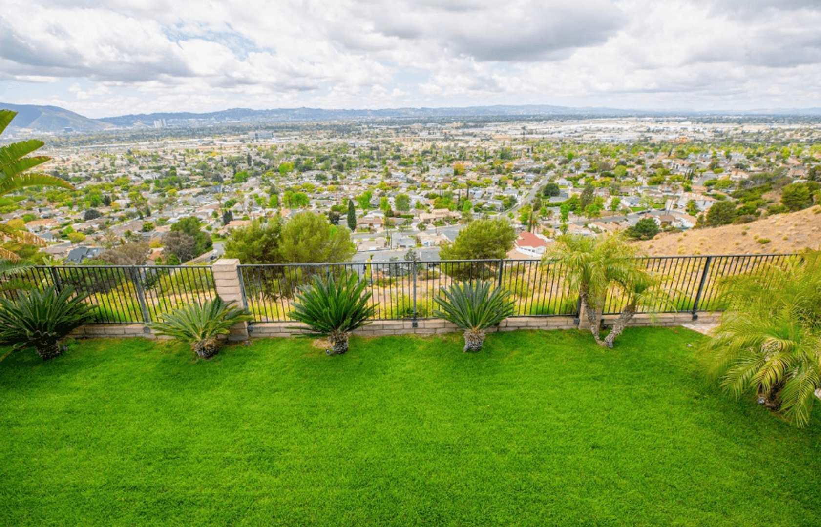 Burbank House: 2735 Joaquin Dr.