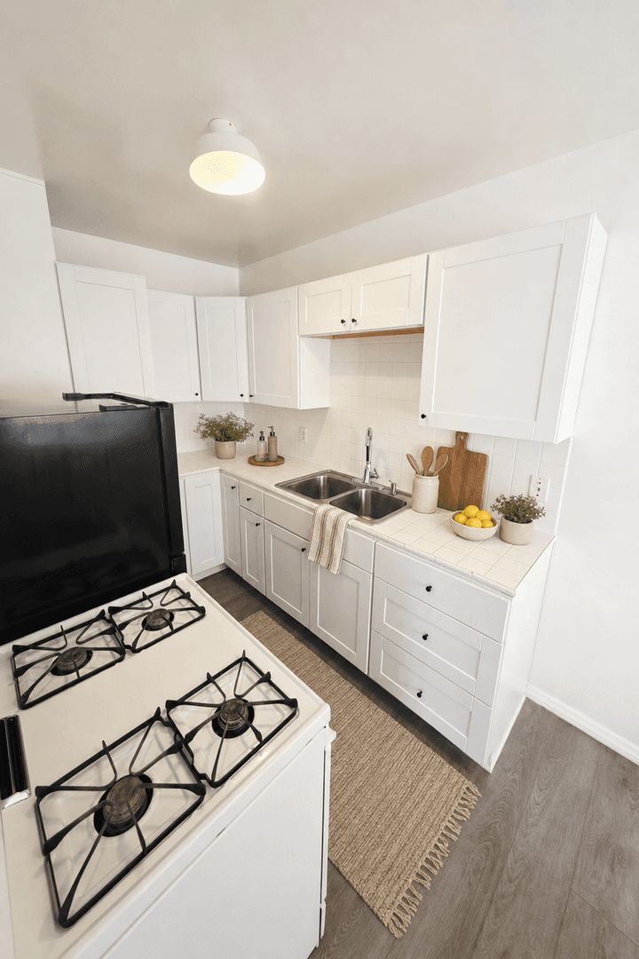 Glendale Apartment: 416 Fischer St.