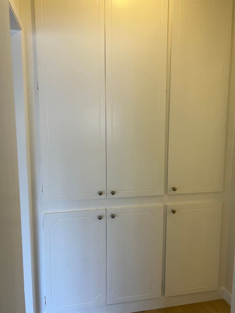Northridge Apartment: 18561 Prairie St