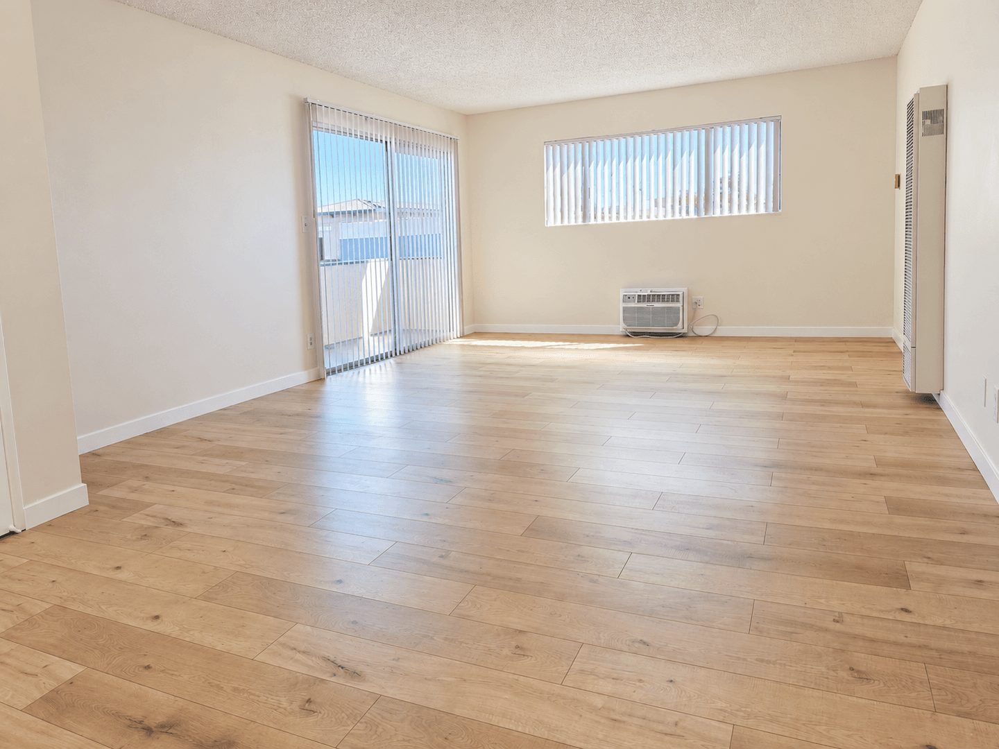 Northridge Apartment: 18521 Prairie St