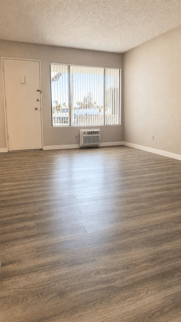 Northridge Apartment: 18521 Prairie St