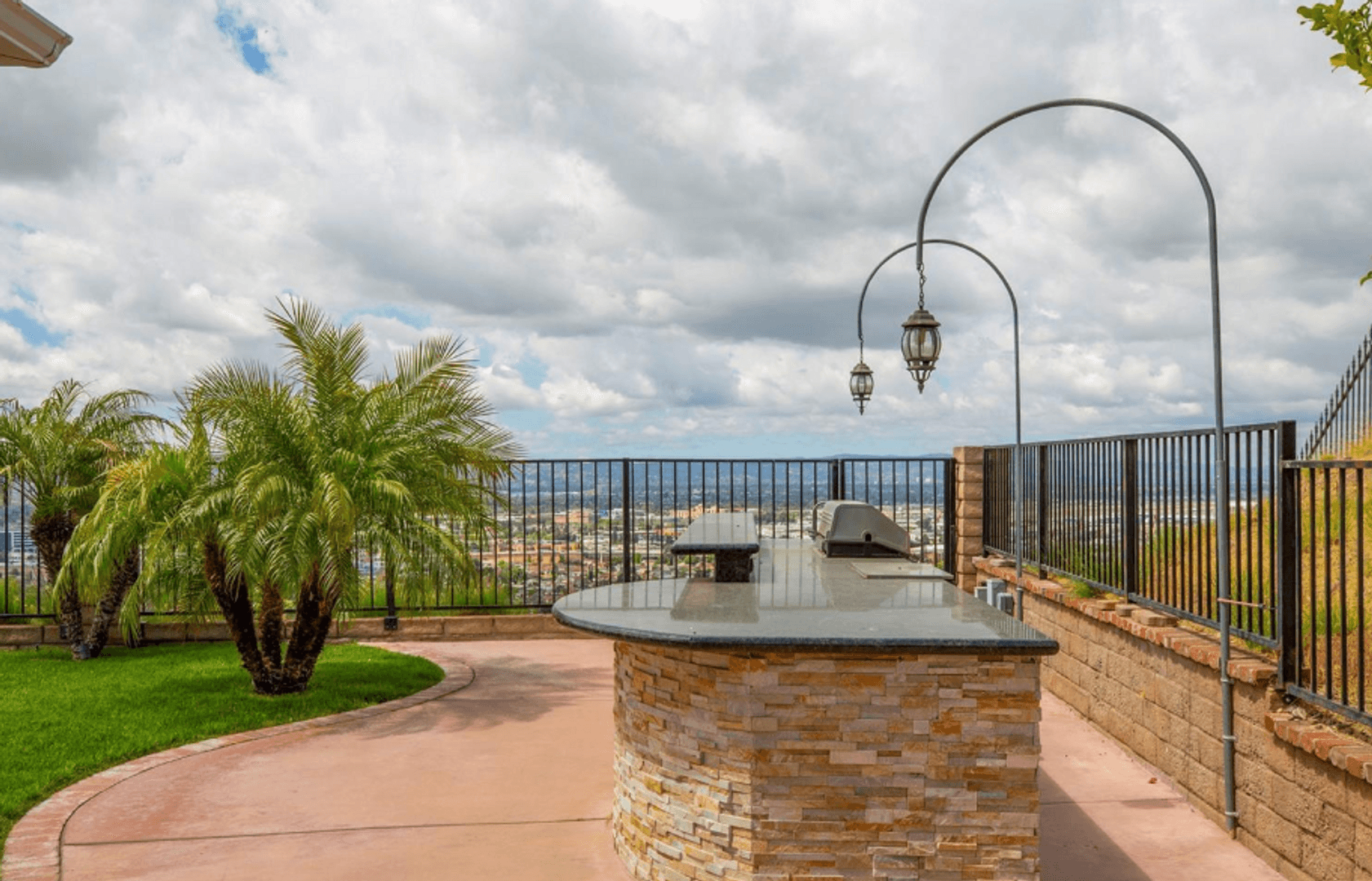 Burbank House: 2735 Joaquin Dr.