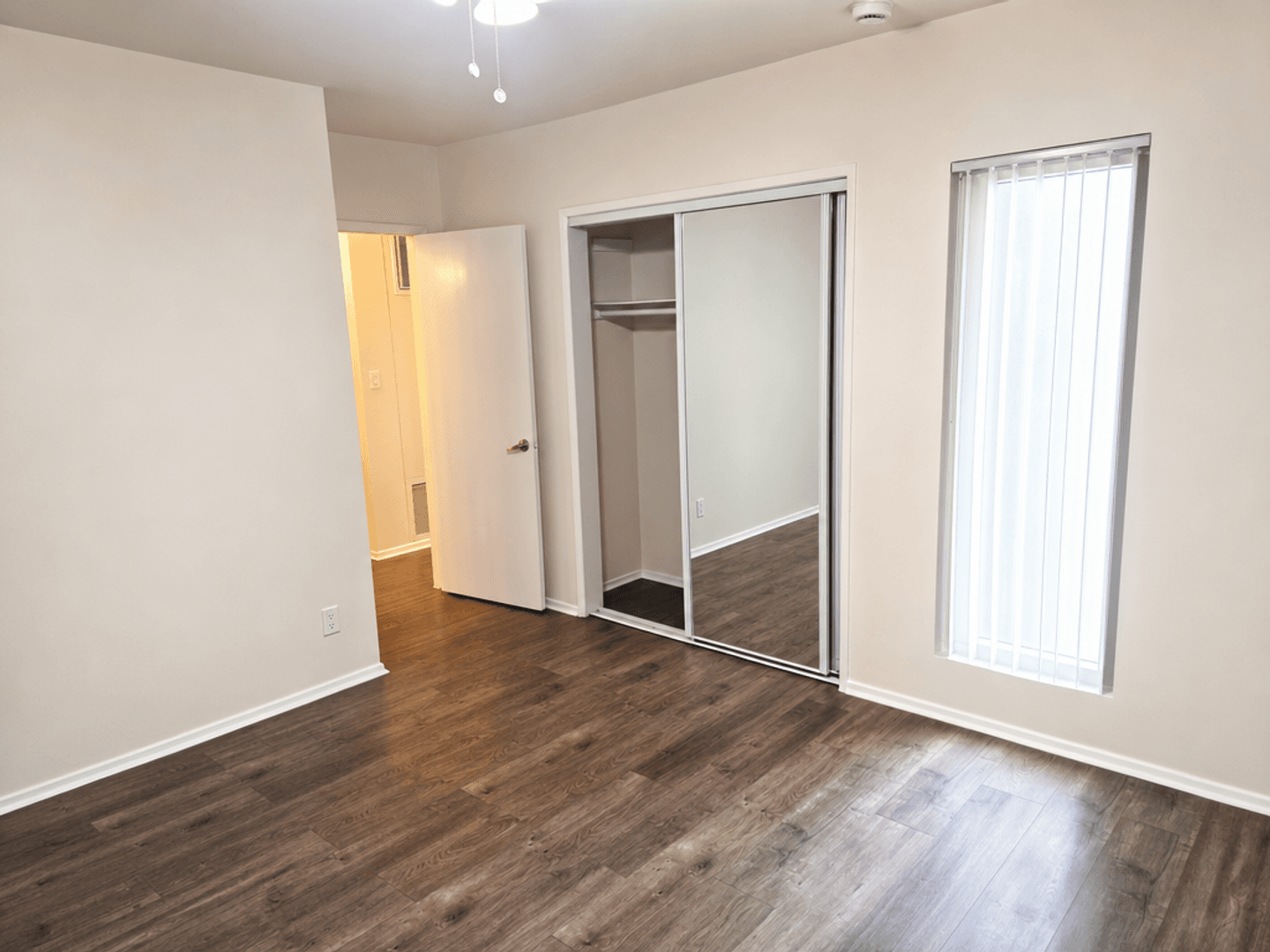 Sherman Oaks Apartment: 5017-5021 Buffalo Ave