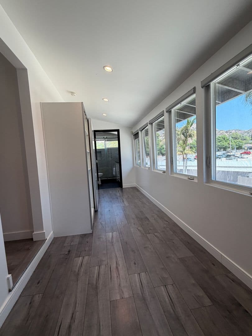 Sun Valley Apartment: 9040 Wildwood Ave