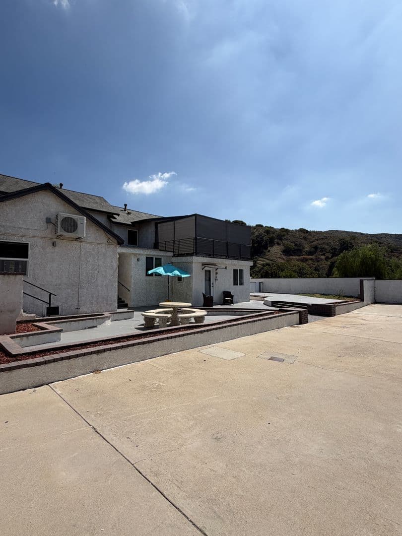 Sun Valley Apartment: 9040 Wildwood Ave