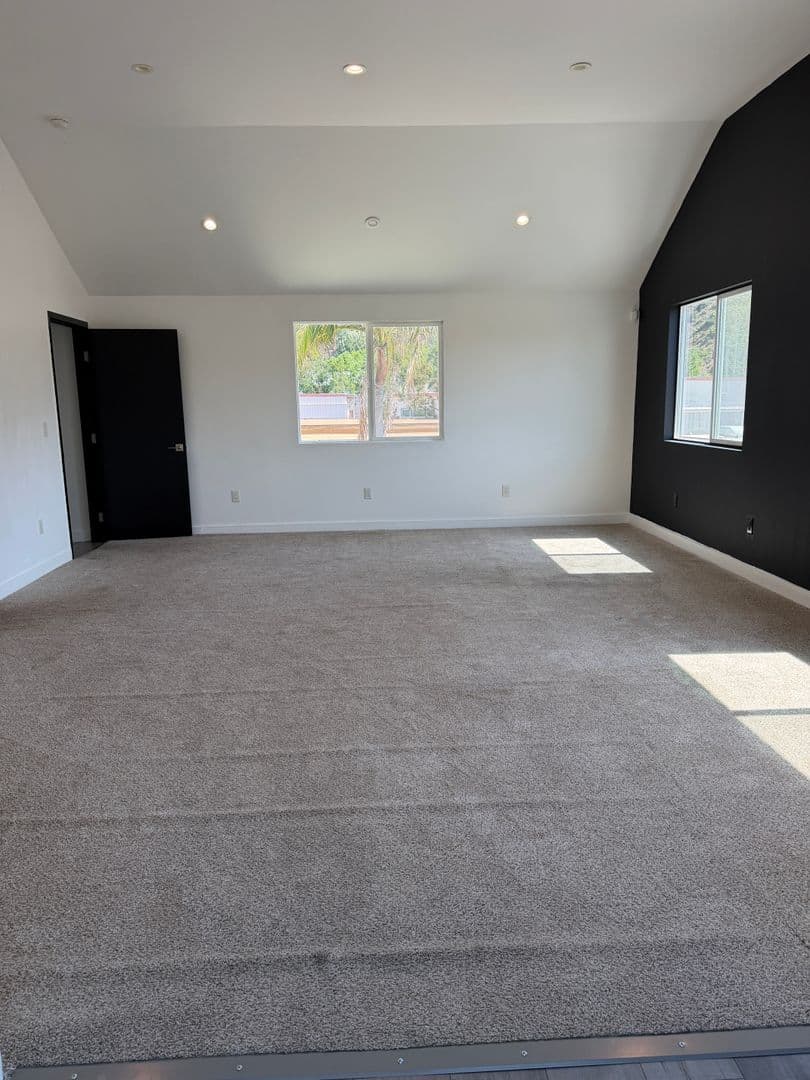 Sun Valley Apartment: 9040 Wildwood Ave