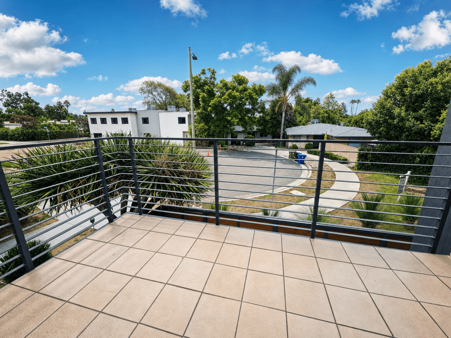 Sherman Oaks Apartment: 5017-5021 Buffalo Ave