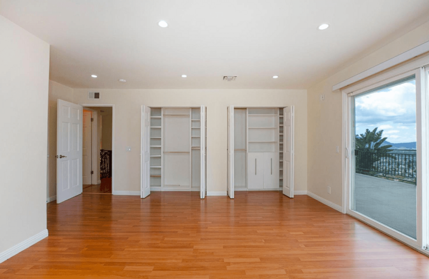 Burbank House: 2735 Joaquin Dr.