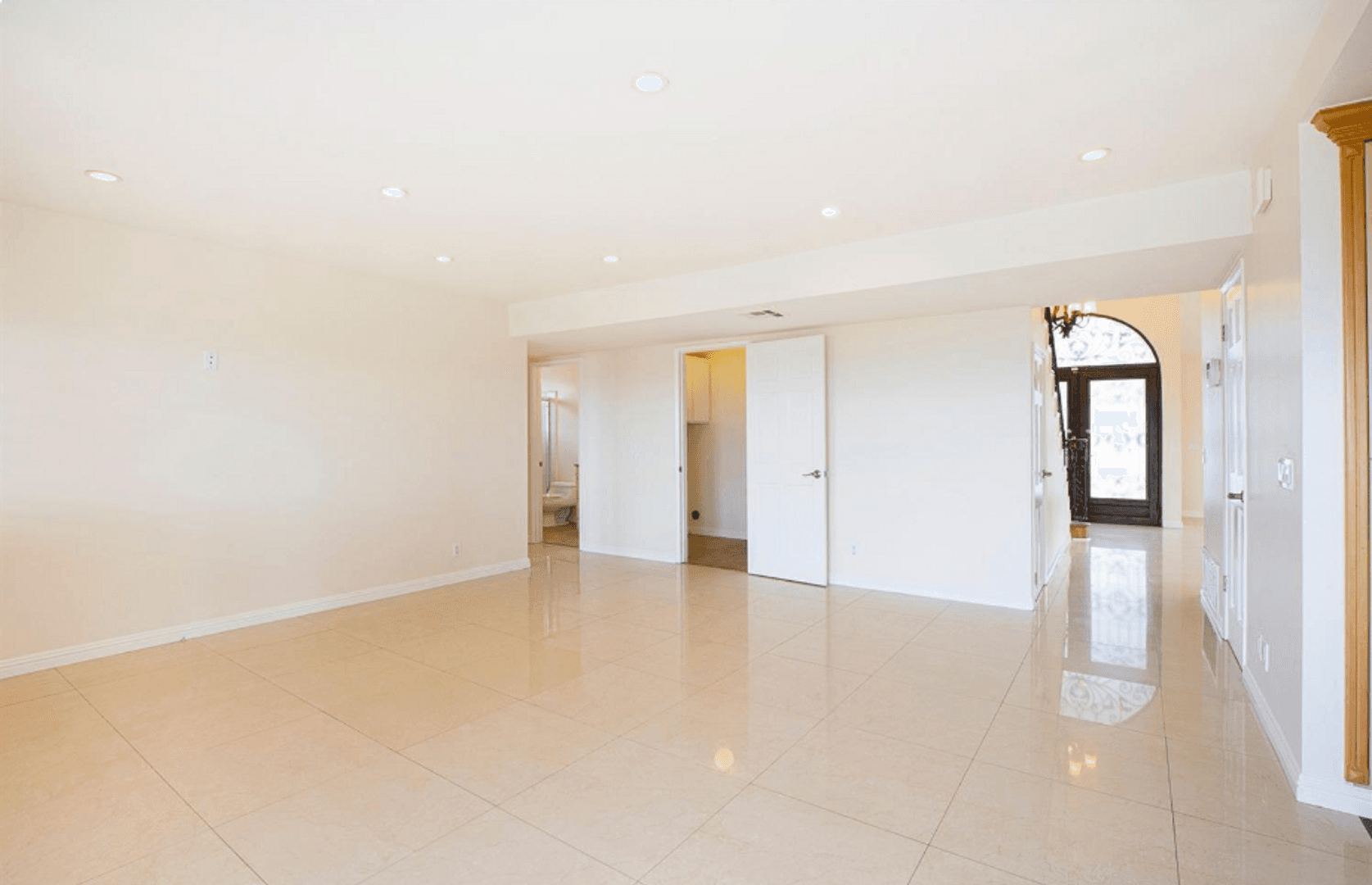 Burbank House: 2735 Joaquin Dr.