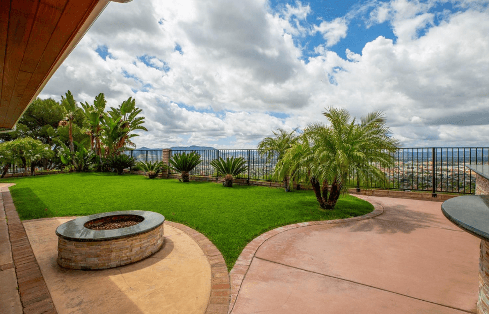 Burbank House: 2735 Joaquin Dr.