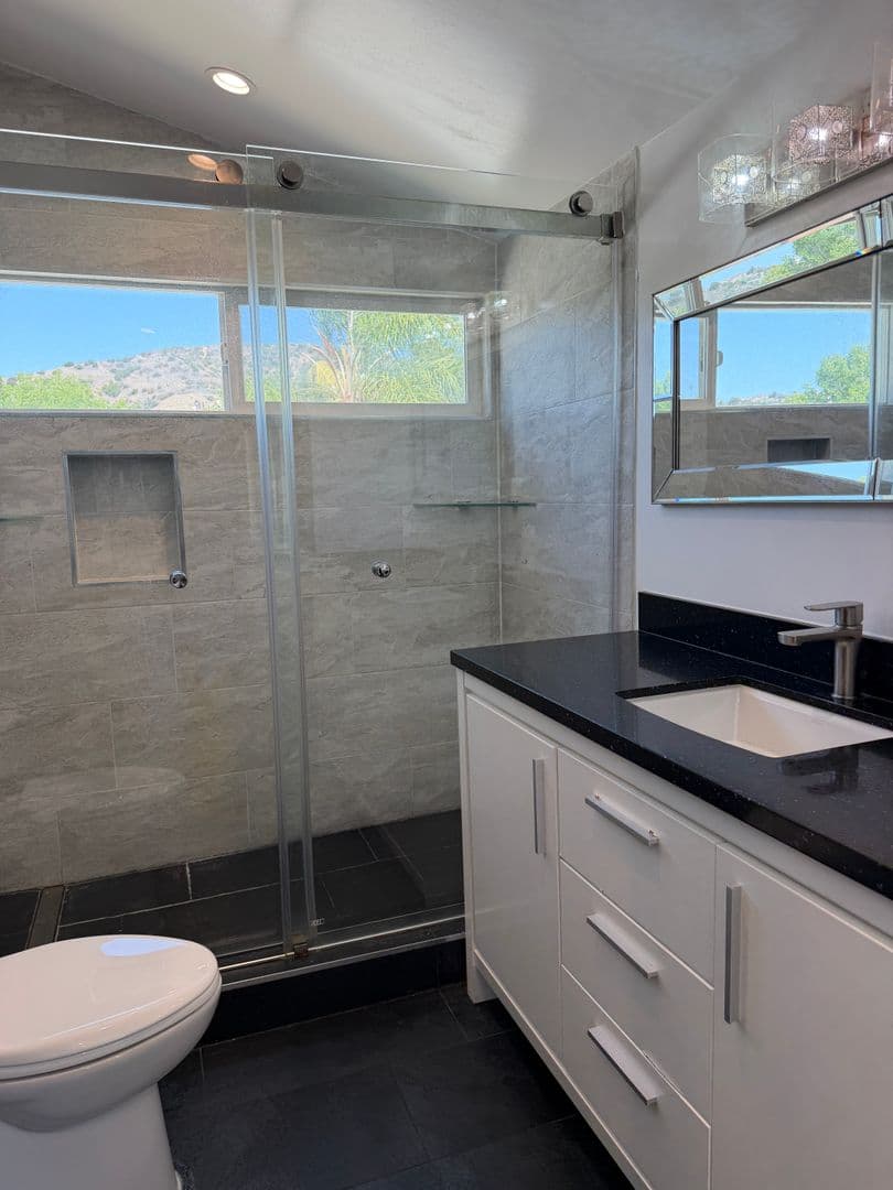 Sun Valley Apartment: 9040 Wildwood Ave