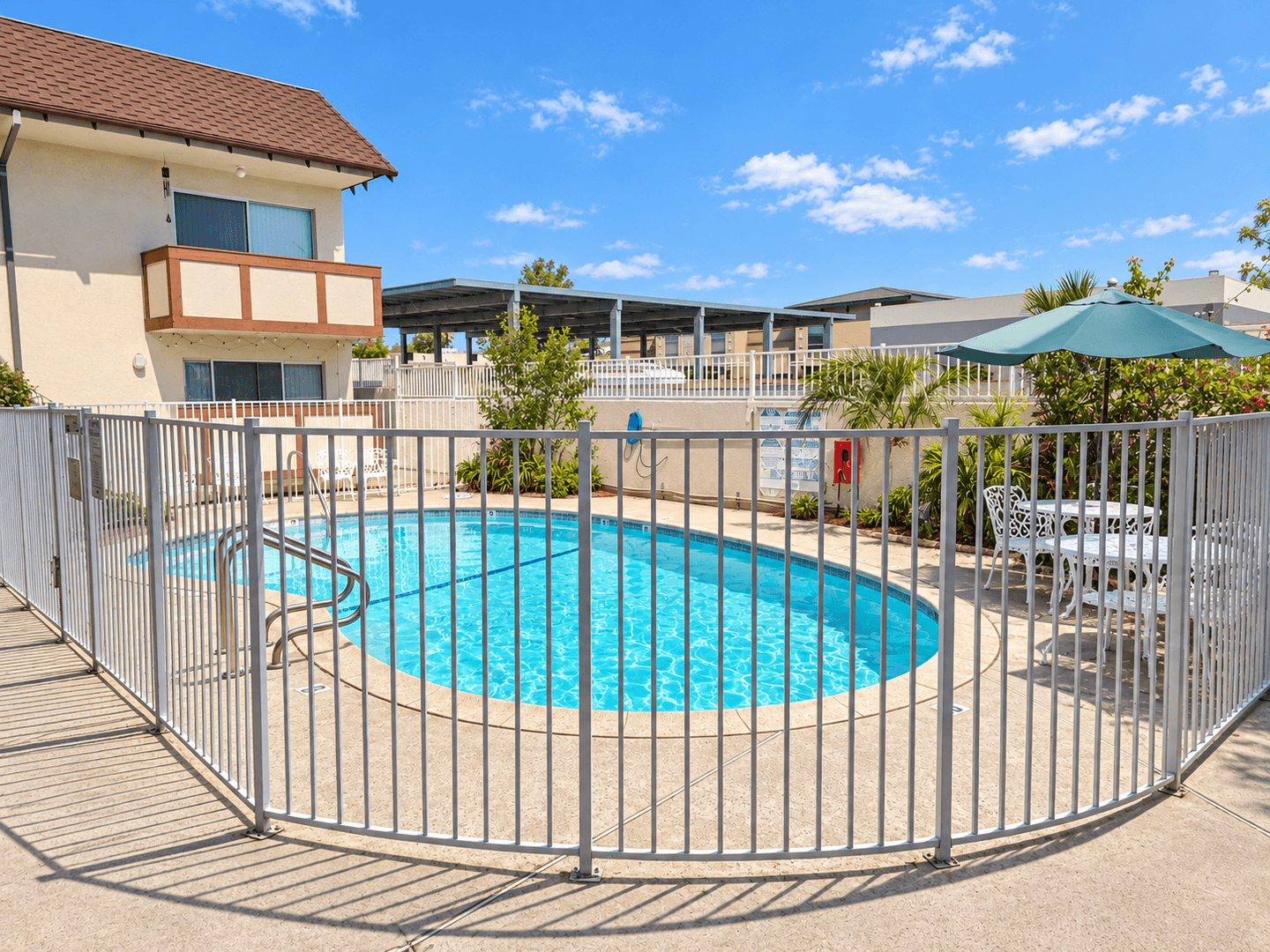 Northridge Apartment: 18521 Prairie St