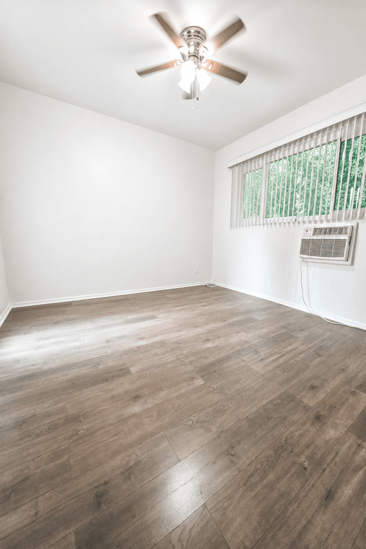 Sherman Oaks Apartment: 5017-5021 Buffalo Ave
