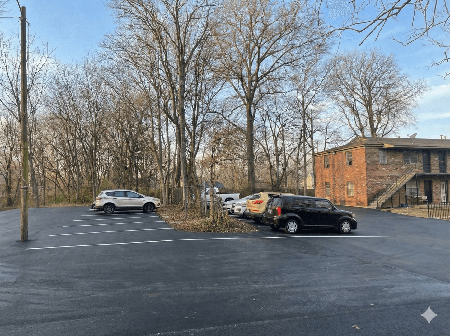 Memphis Apartment: 607 McLemore Ave