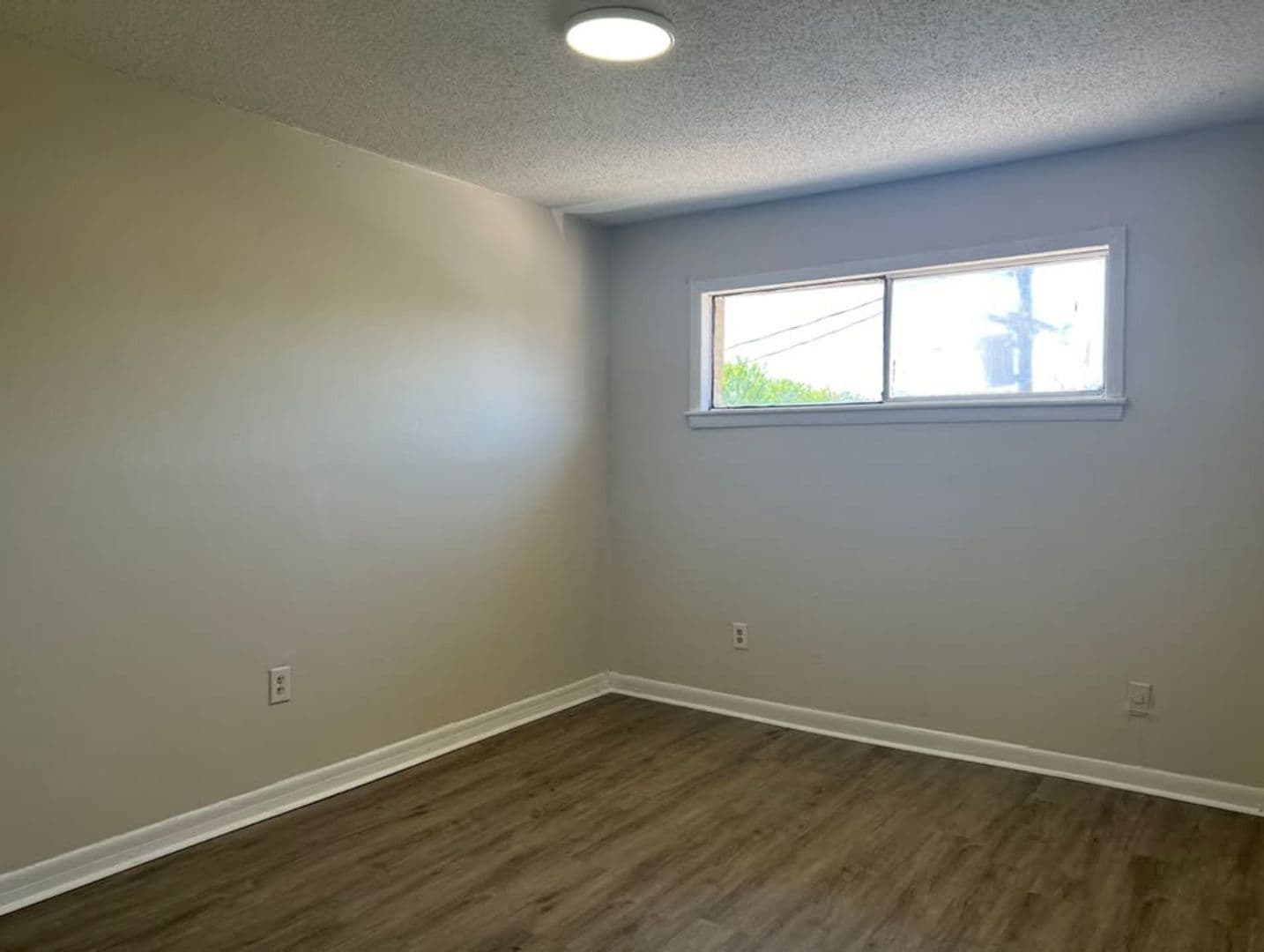 Memphis Apartment: 888 Kerr Ave