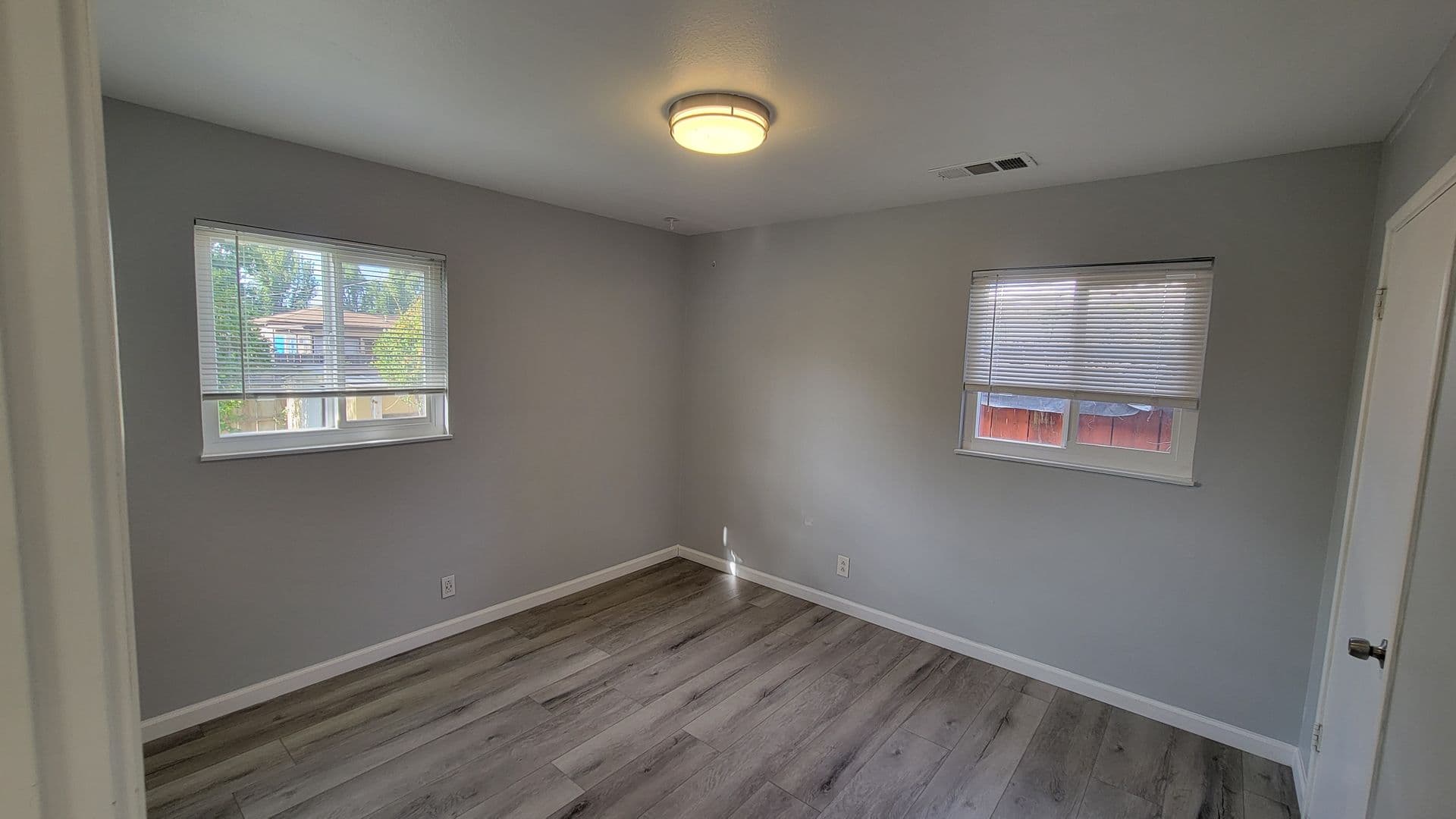 Modesto House: 1422 Kingsbury Avenue