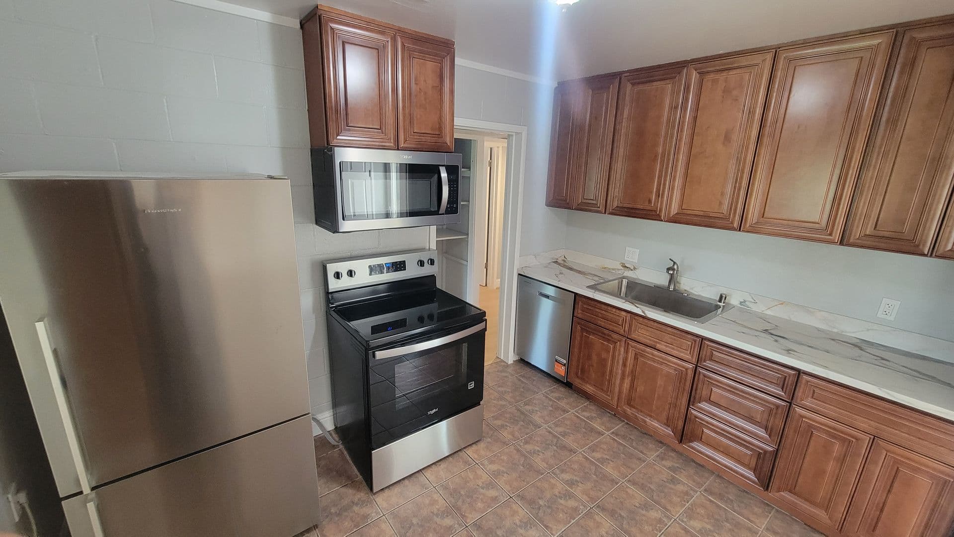 Modesto House: 2321 Dora Street