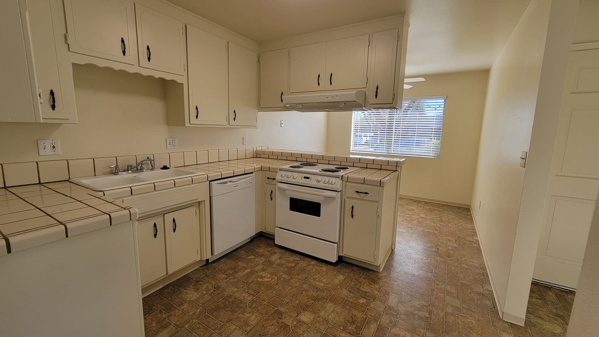 Modesto Multiplex: 1801 Kruger Drive