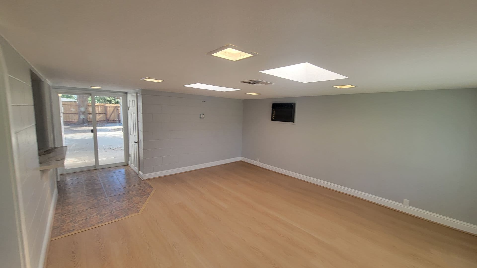 Modesto House: 2321 Dora Street
