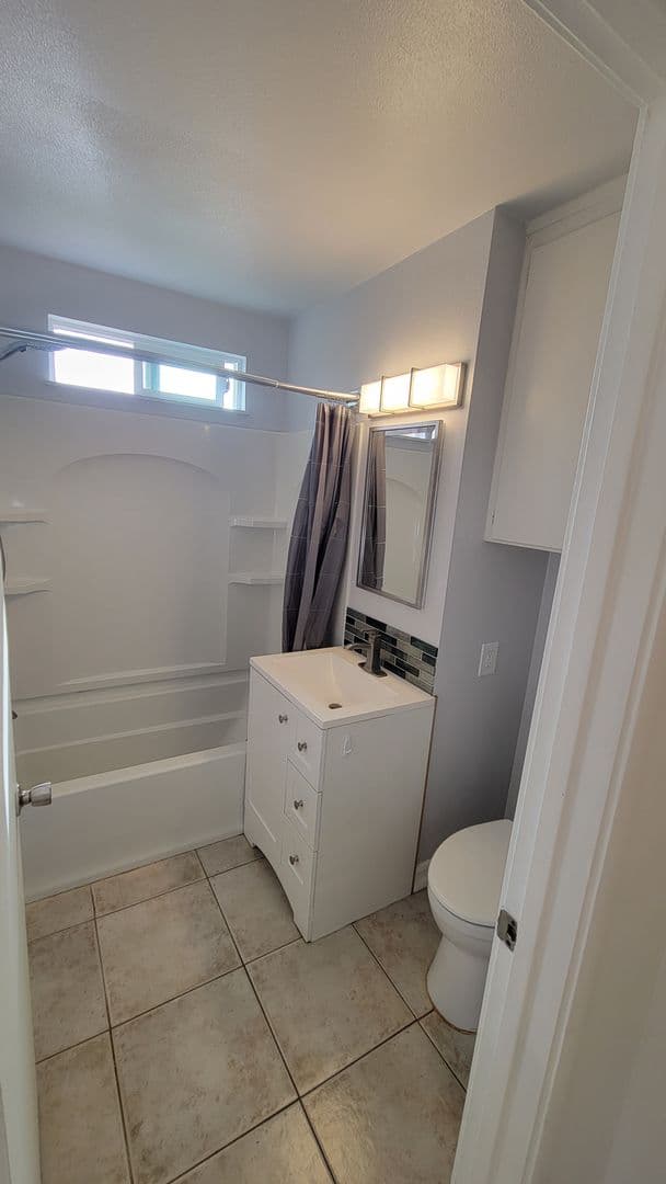 Modesto House: 1422 Kingsbury Avenue