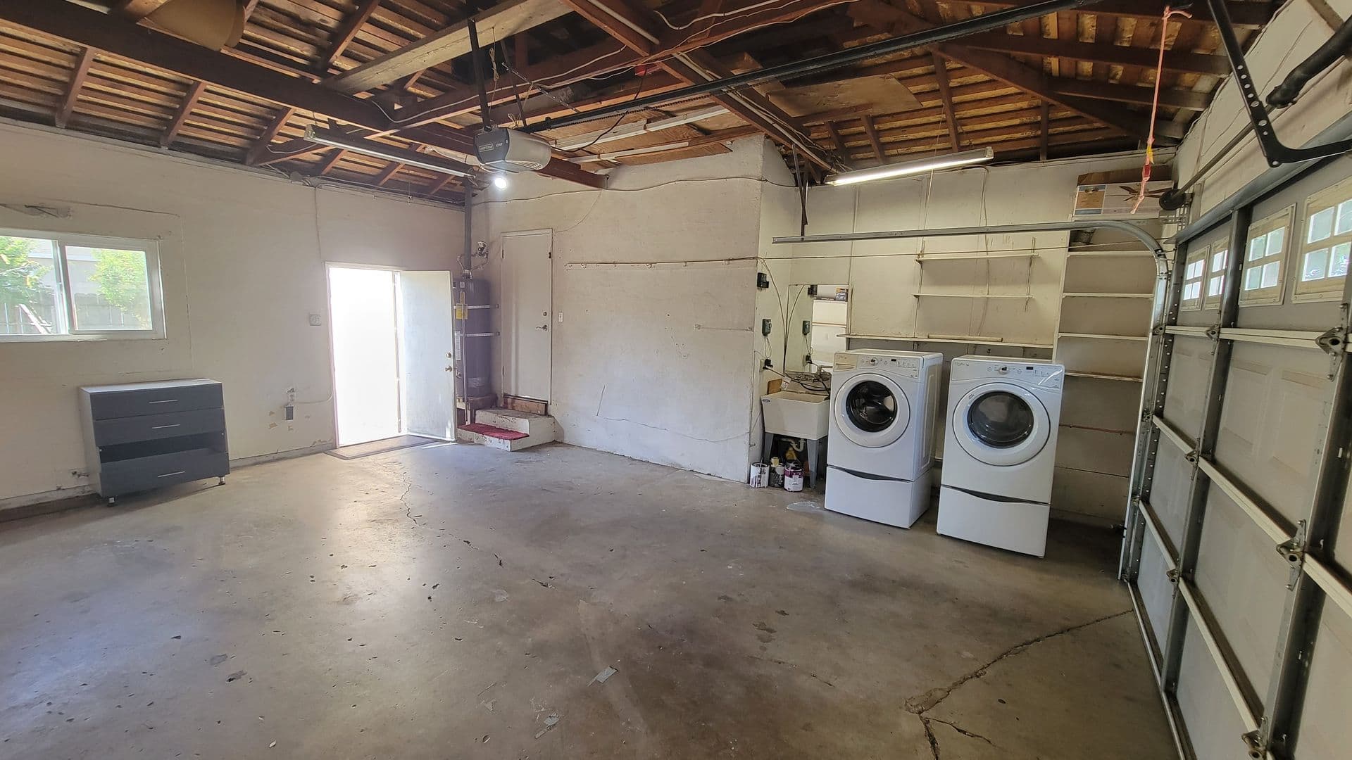 Modesto House: 1422 Kingsbury Avenue