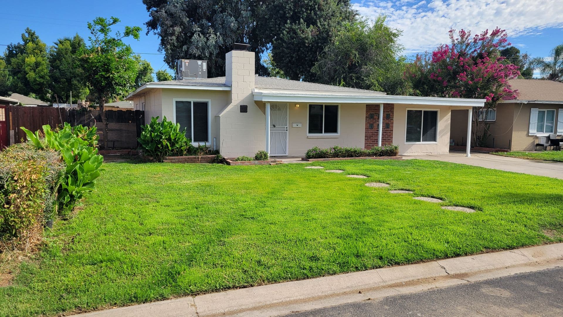 Modesto House: 2321 Dora Street