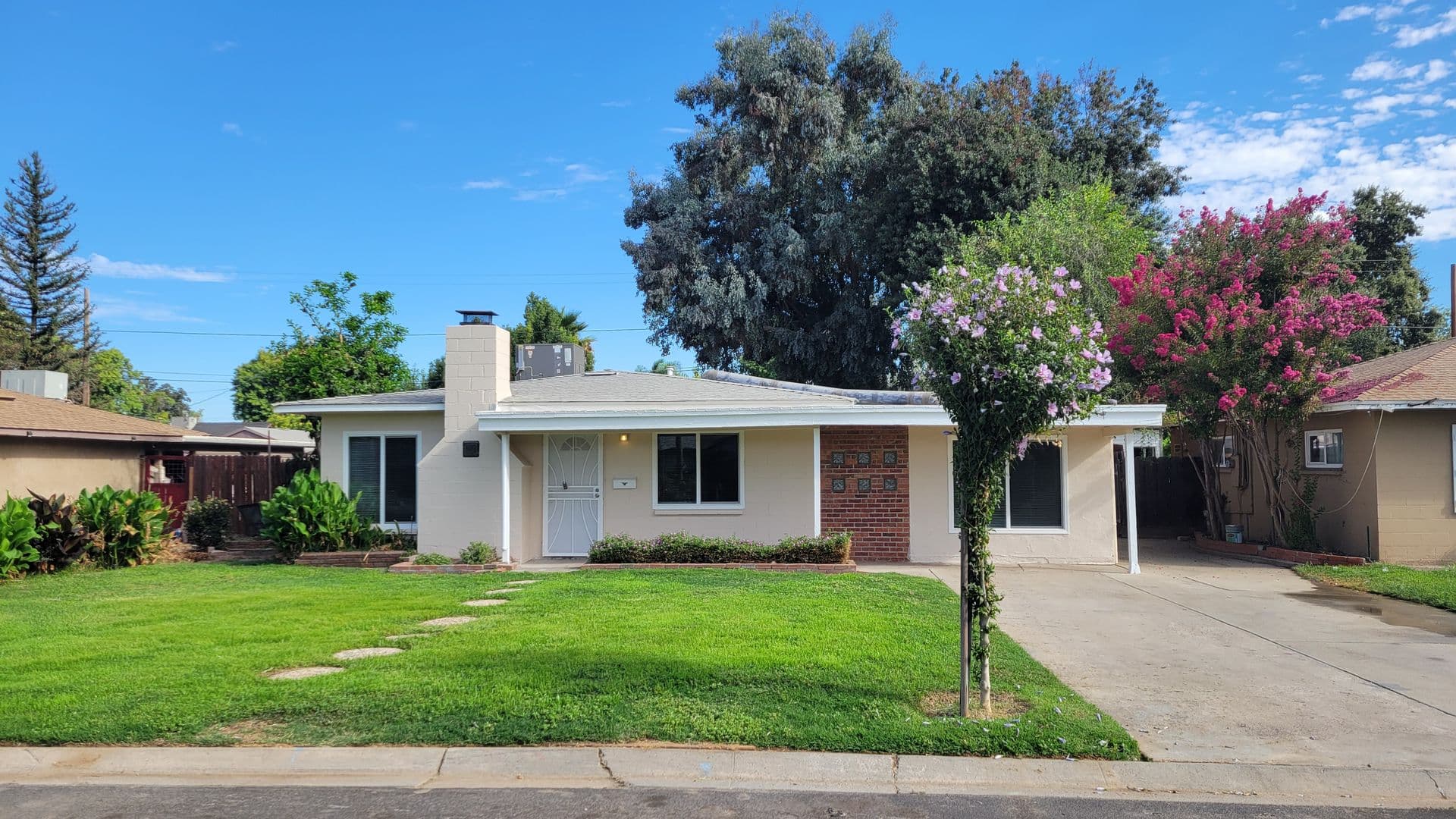 Modesto House: 2321 Dora Street