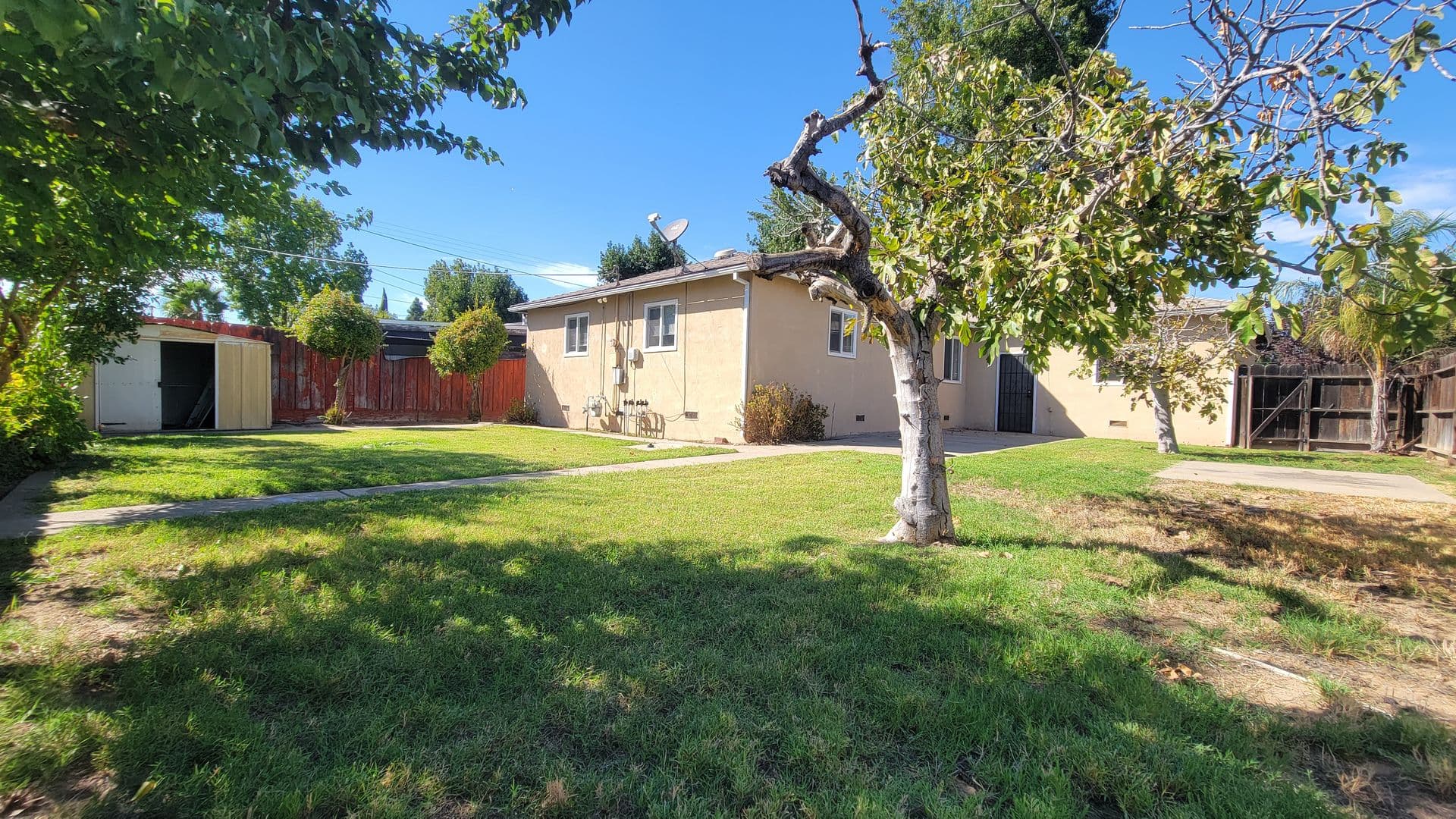 Modesto House: 1422 Kingsbury Avenue