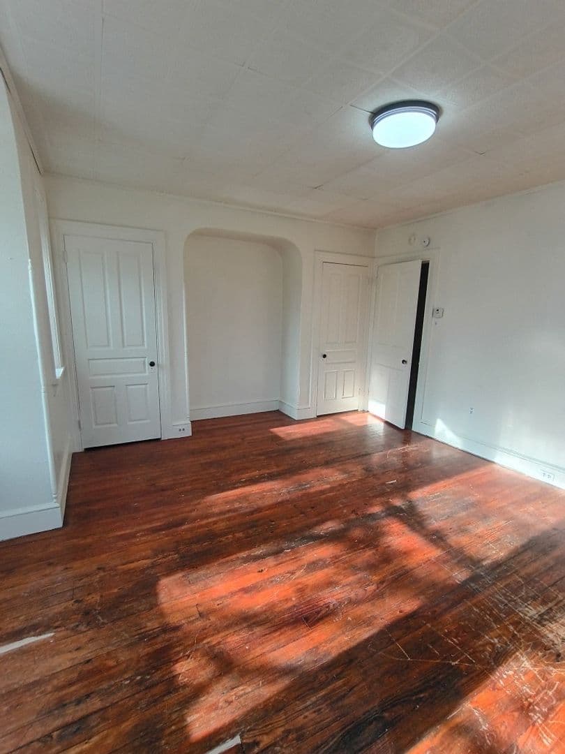 York Apartment: 659 Madison Ave