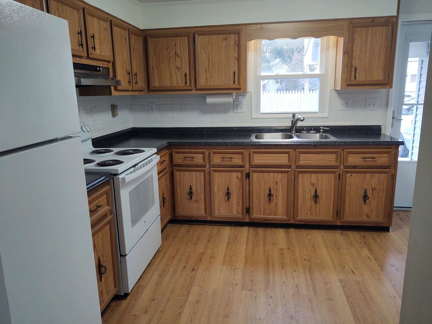 Carlisle House: 225 McKnight Street