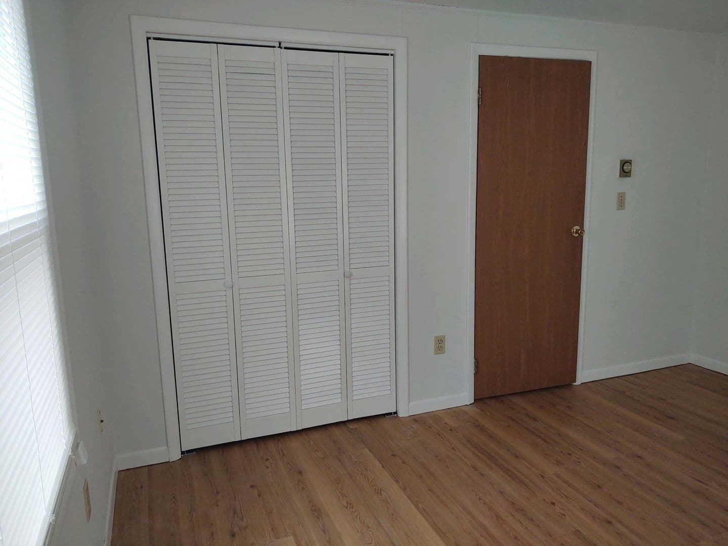 Carlisle House: 225 McKnight Street