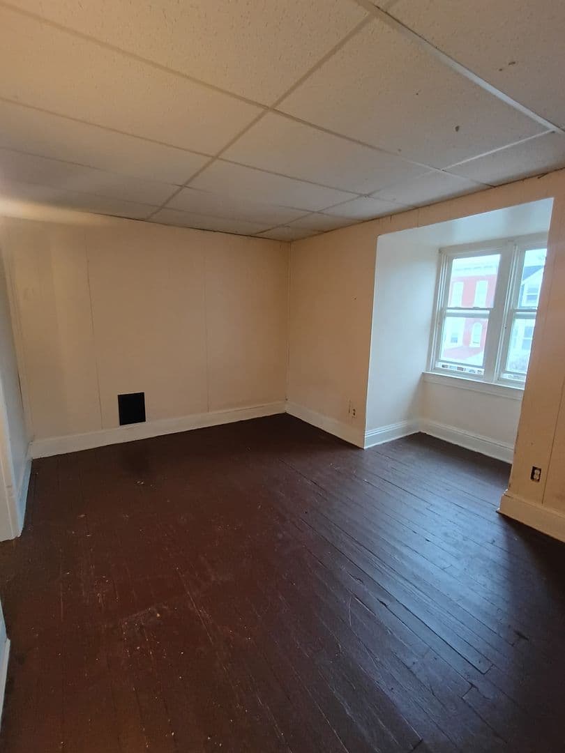 York House: 718 W. Locust Street