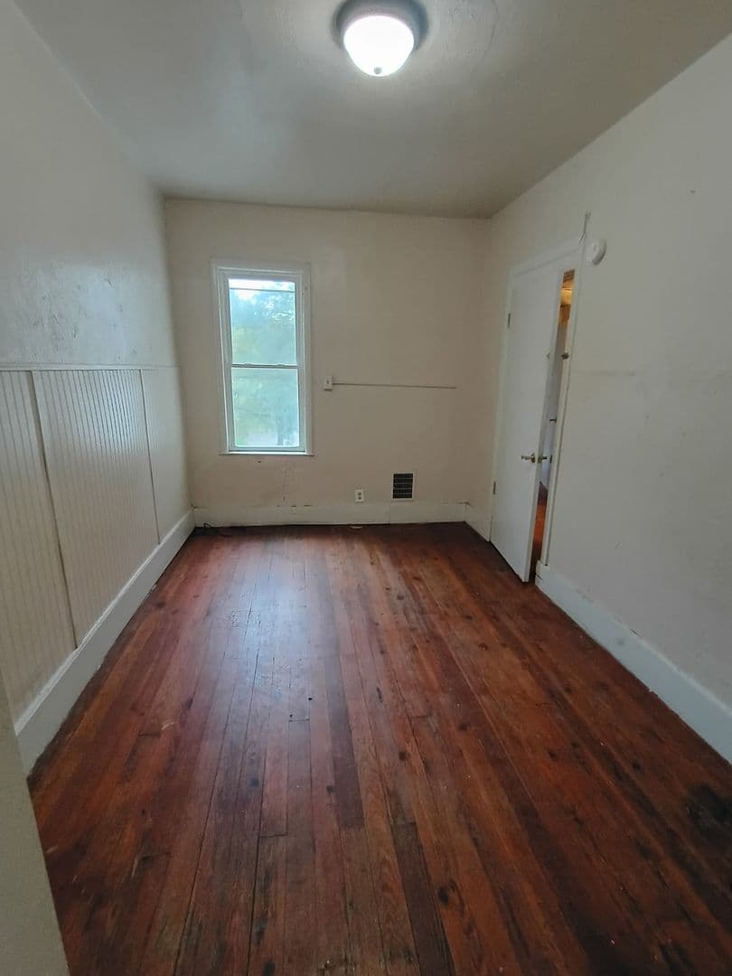 York House: 718 W. Locust Street