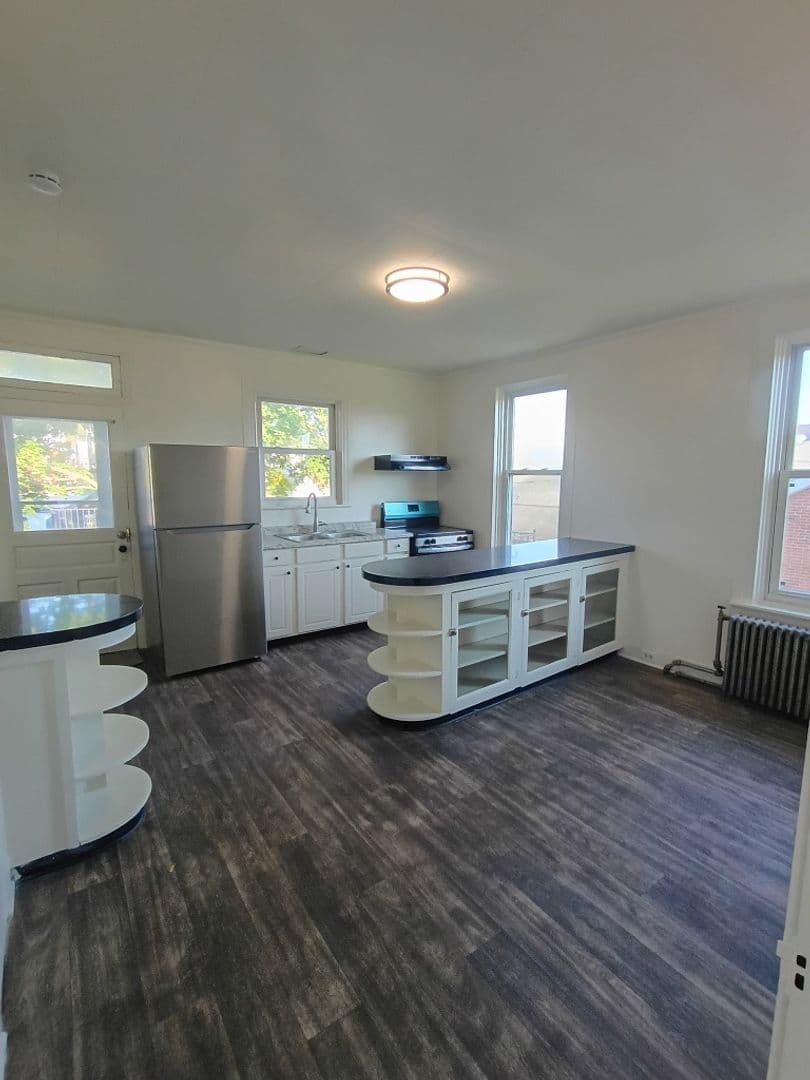 York Apartment: 659 Madison Ave