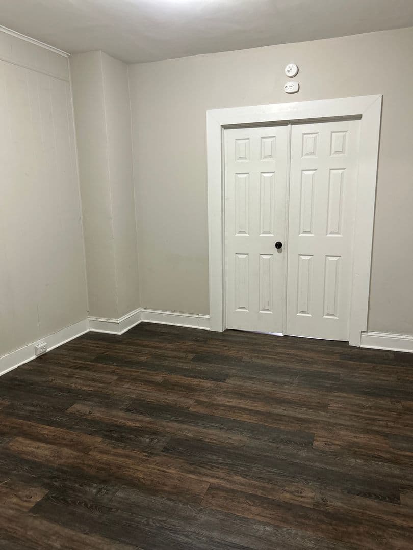 Spring Grove Apartment: 118 S Main Street