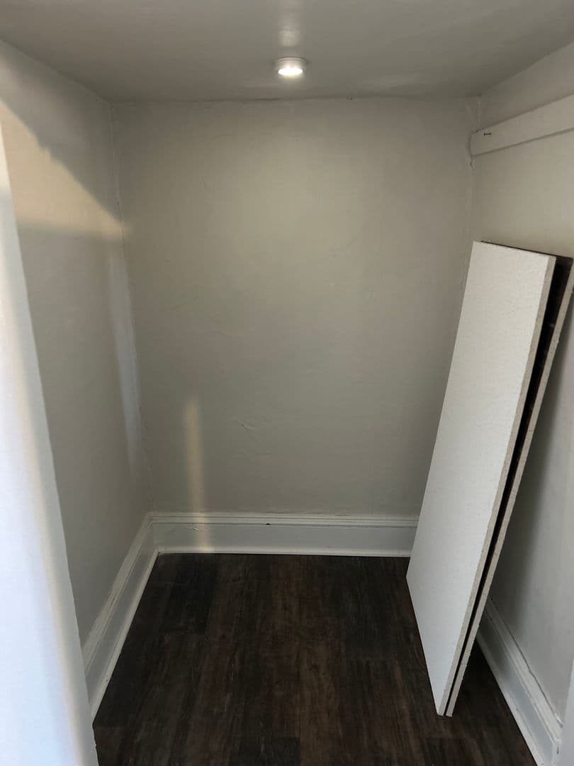 Spring Grove Apartment: 118 S Main Street