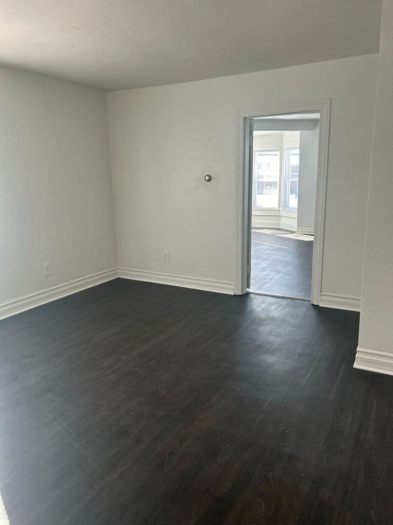 York Apartment: 301 N Queen Street