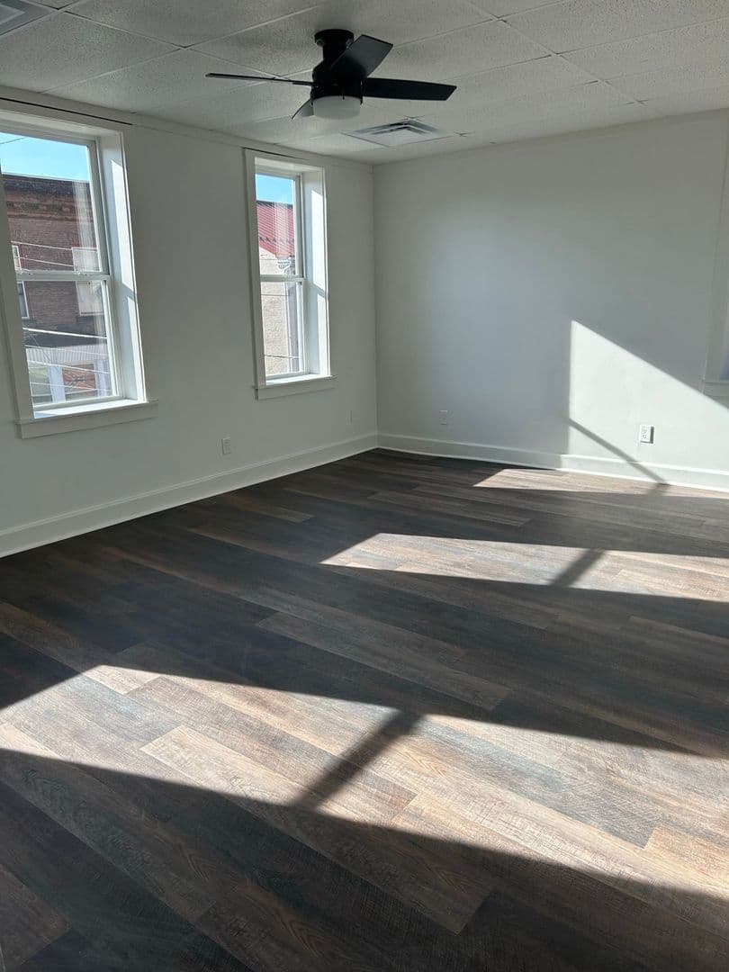 Newport Apartment: 112-114 Market Street