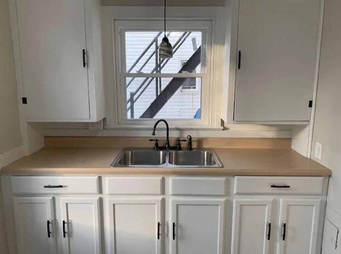 Spring Grove Apartment: 118 S Main Street