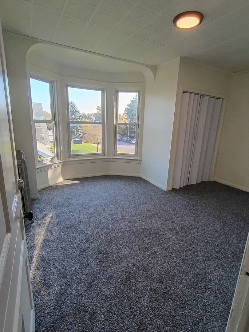 York Apartment: 659 Madison Ave