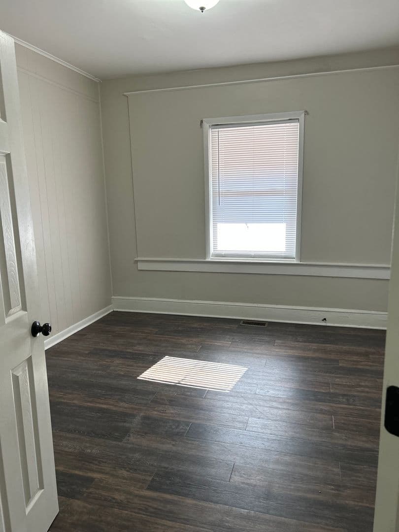 Spring Grove Apartment: 118 S Main Street