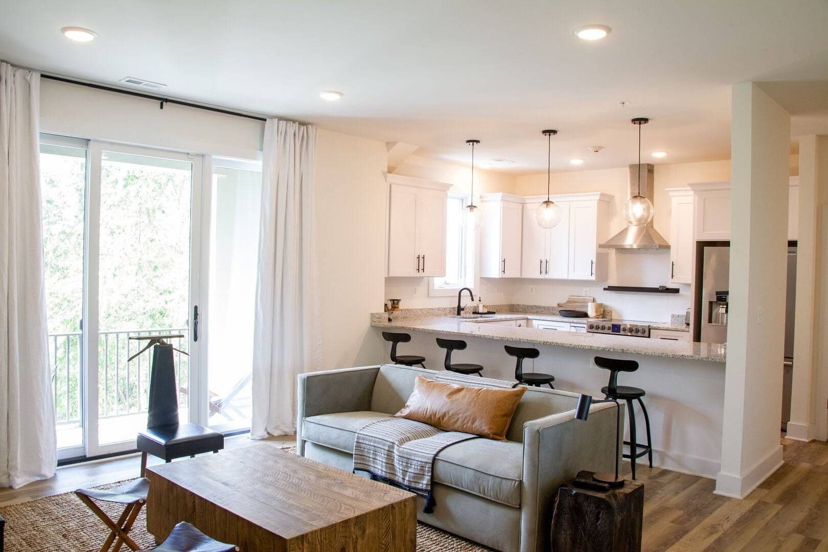 Crozet Apartment: 2025 Library Avenue