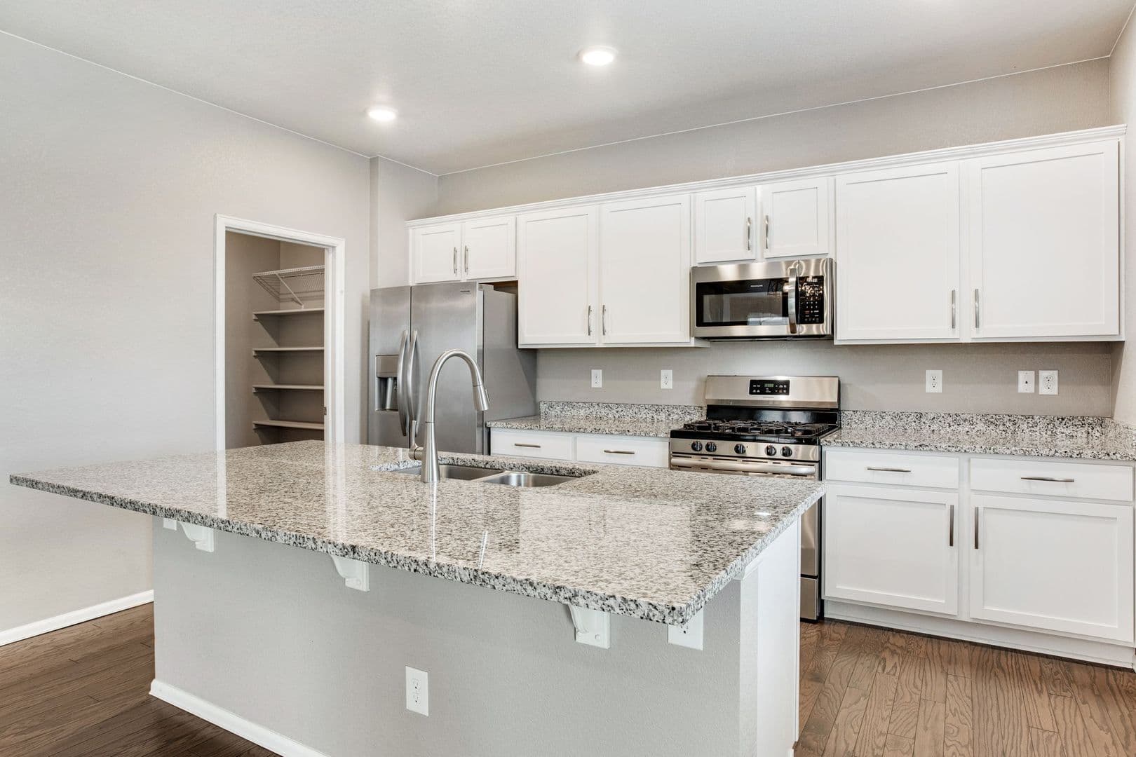 Windsor House: 912 Charlton Dr