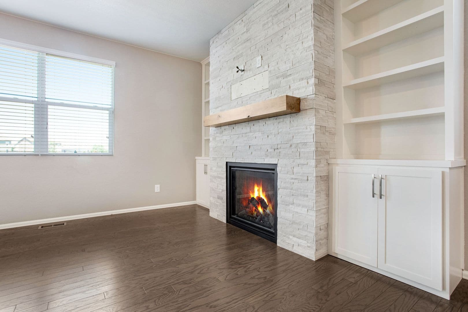 Windsor House: 912 Charlton Dr