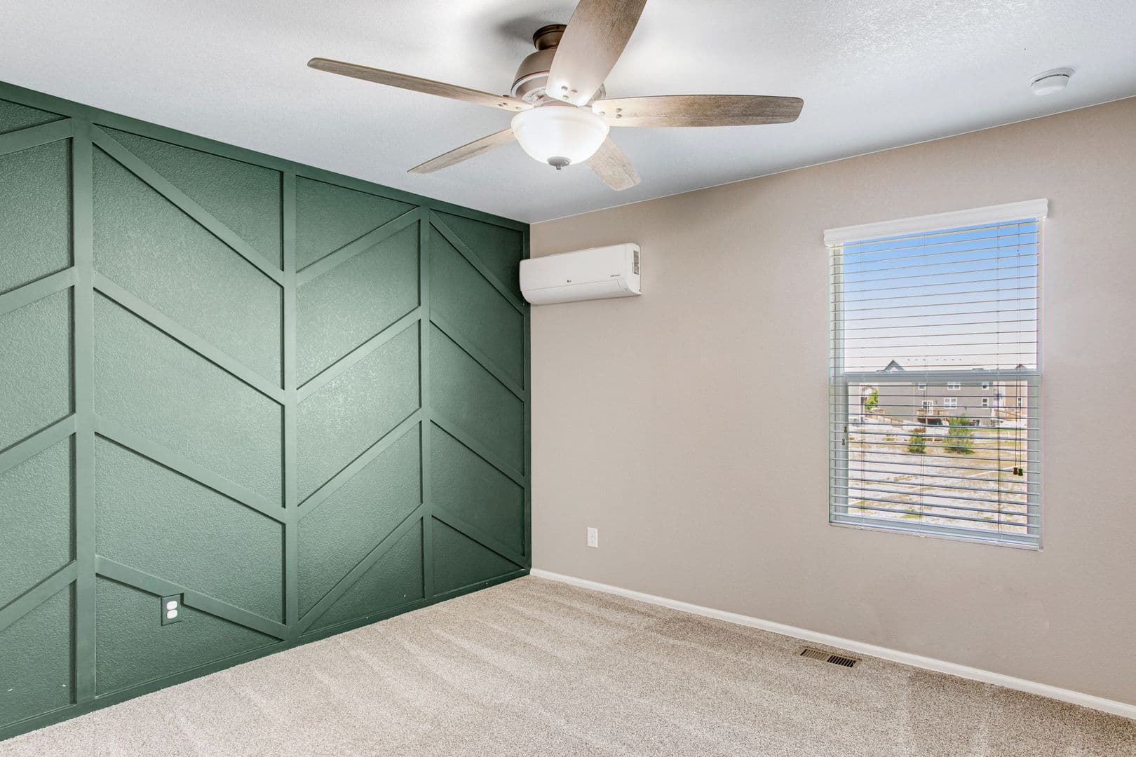 Windsor House: 912 Charlton Dr